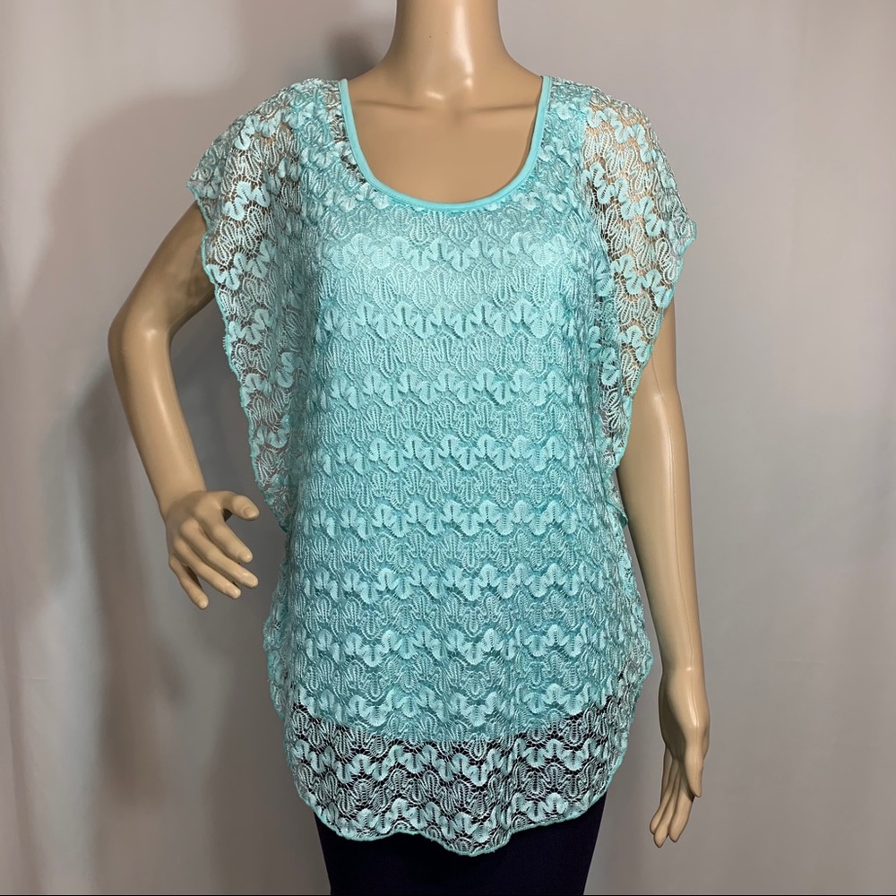 🩷 Lavish Lace Mint Green Batwing Sleeve Size Small